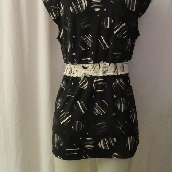 BCBGMAXAZRIA BLACK WHITE STRETCH SLEEVELESS TOP-L - Picture 4 of 5